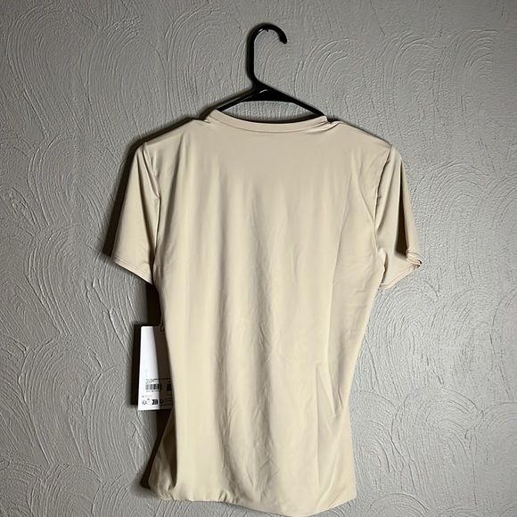 136. Lululemon Wundermost crewneck short sleeve in Mojave tan - Picture 8 of 8